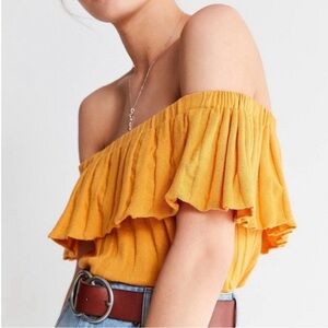 URBAN OUTFITTERS WOMENS XS• yellow ruffle top crop top